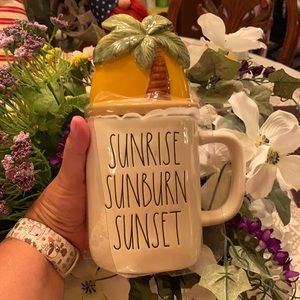 Rare Rae Dunn coffee mug with Beach 🏖 topper